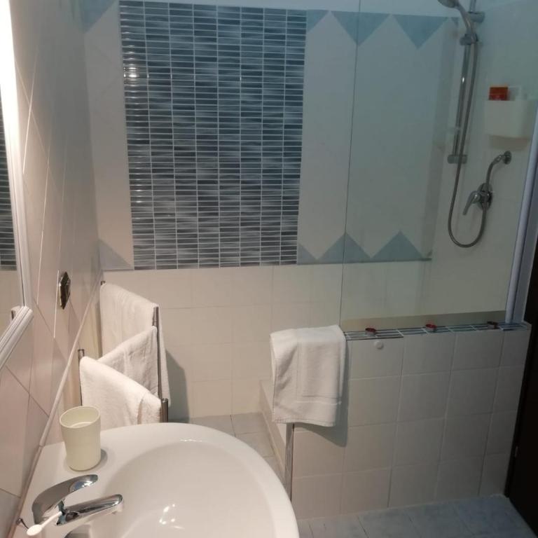 Fontanarossa Airport Home - Large Double or Twin Room - 7