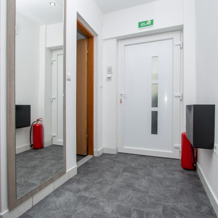Apartman Emir 1 - Two-Bedroom Apartment - 11