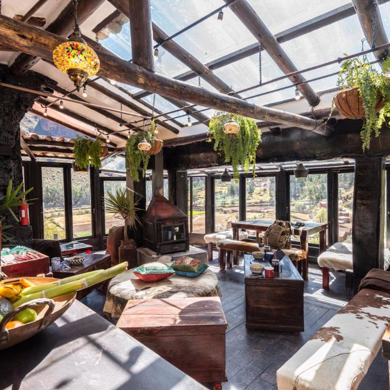 Wolf Totem Steam Punk Backpacker Guesthouse for Intrepid Travelers - Habitación Doble con vistas a la montaña - 64