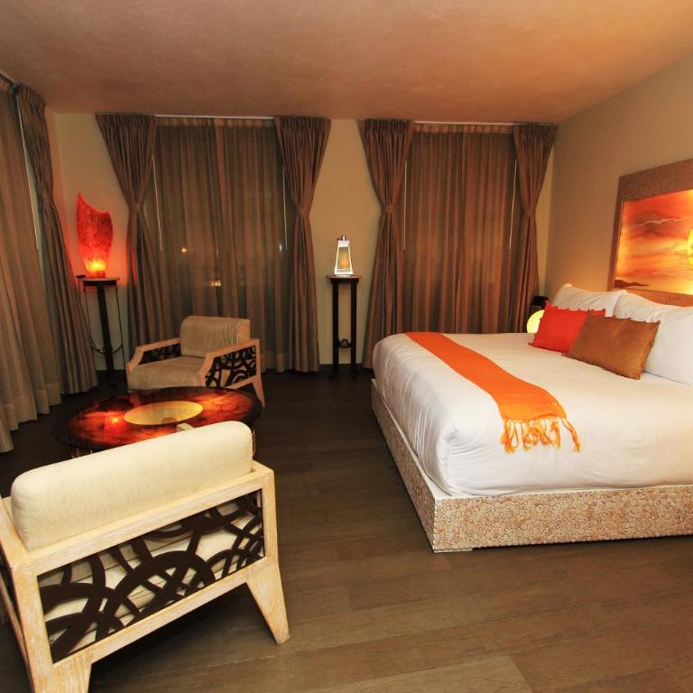 Plaza Gallery Hotel Boutique - Deluxe King Room - 4
