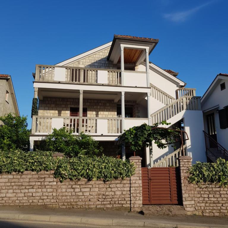 Apartments Milicic - Three-Bedroom Suite - 6