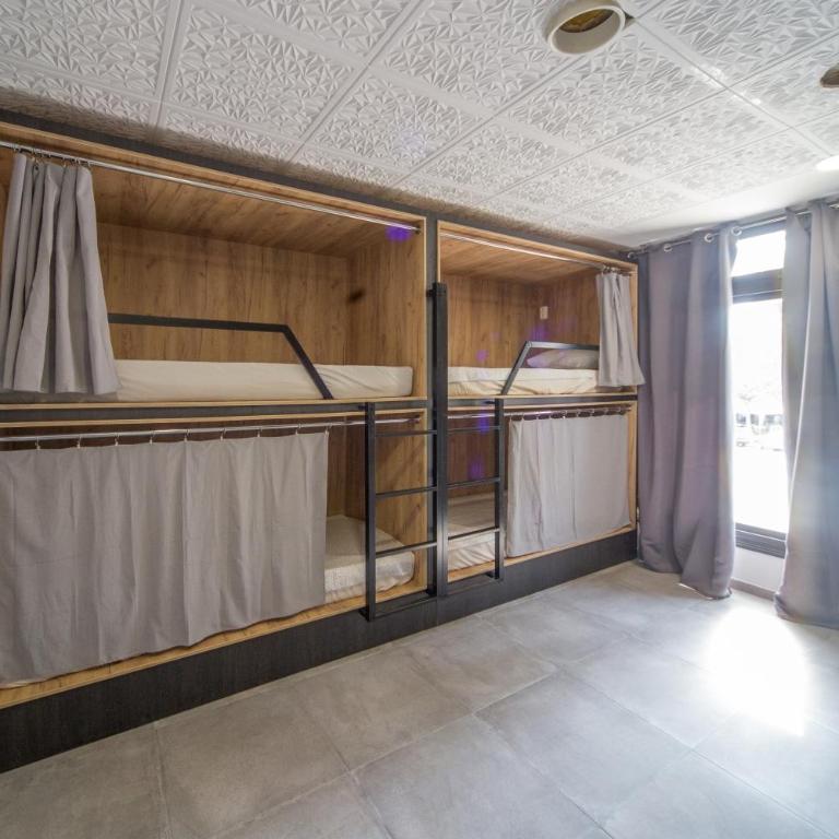 Faro SOLO para MUJERES - Litera en habitación compartida - Solo mujeres - 2