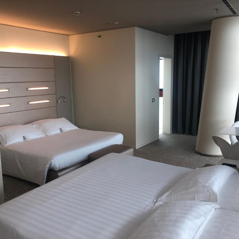 Best Western Plus Net Tower Hotel Padova - Camera Queen Comfort con Divano-Letto - 2