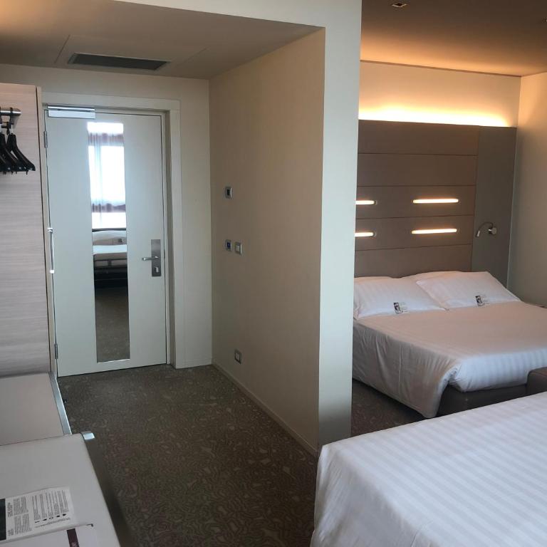 Best Western Plus Net Tower Hotel Padova - Camera Queen Comfort con Divano-Letto - 3