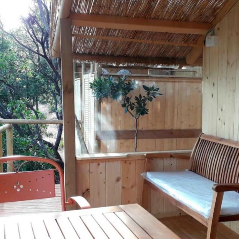 Stazzu la Capretta Farm Camping & Guest Rooms - Bungalow con Patio - 17