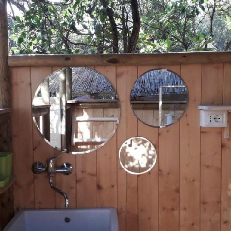 Stazzu la Capretta Farm Camping & Guest Rooms - Bungalow con Patio - 26