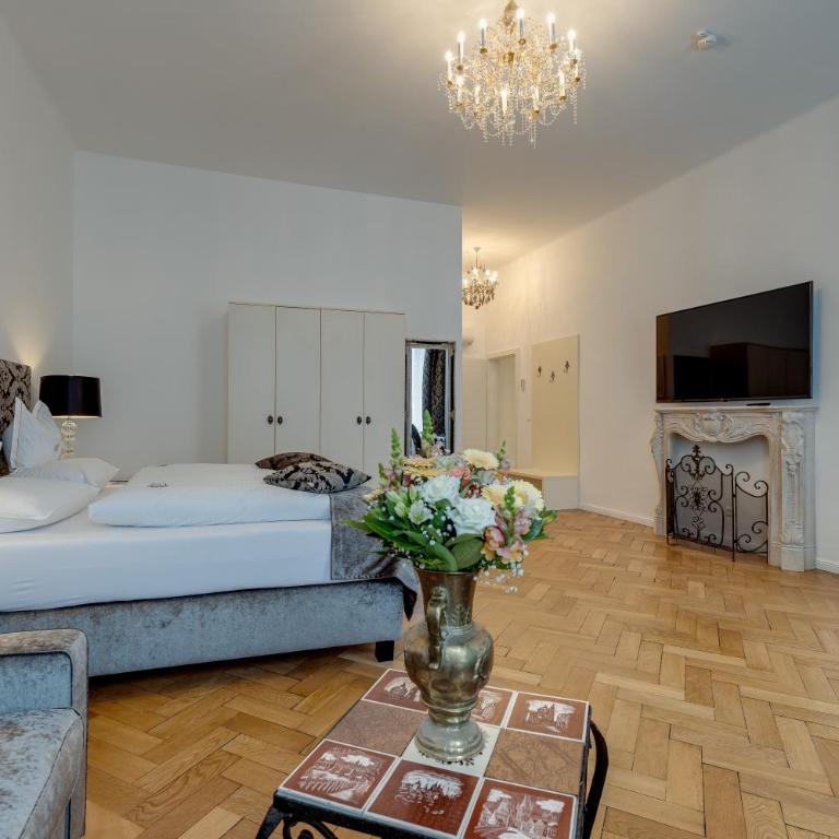 Boutique Hotel Goldenes Lamm Villach - Junior Suite - 4