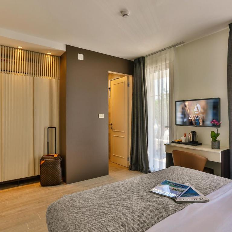 Avanti Hotel & Spa - Economy Dvokrevetna Soba sa Bračnim Krevetom i Balkonom - 9