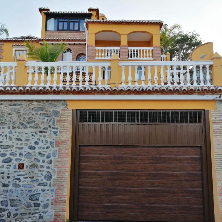 CHALET CON PISCINAS Y VISTAS DE ENSUEÑO - Casa de 5 dormitorios - 14