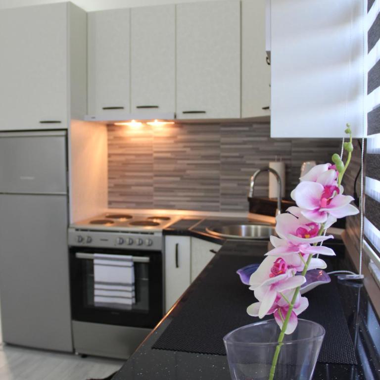 Holiday Home Flora - Two-Bedroom House - 13