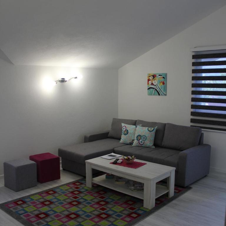 Holiday Home Flora - Two-Bedroom House - 21