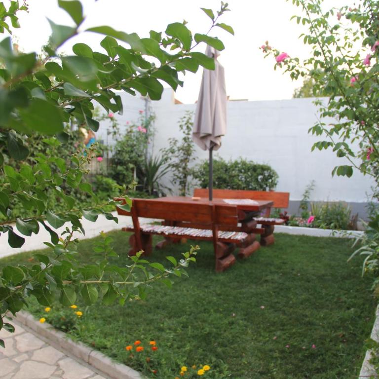 Holiday Home Flora - Two-Bedroom House - 31