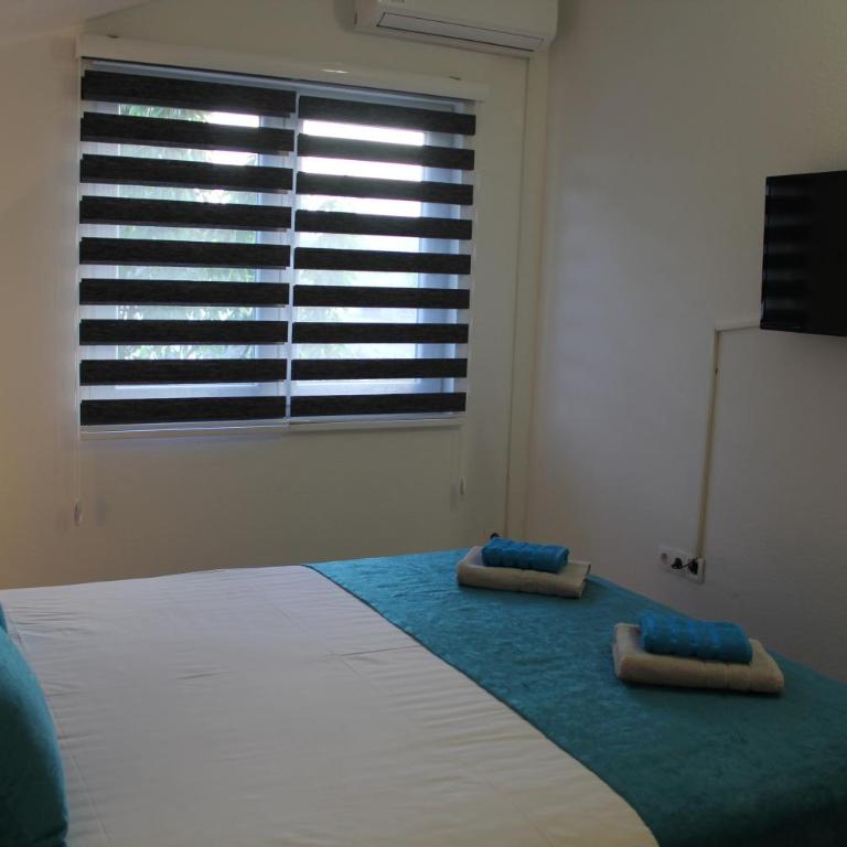 Holiday Home Flora - Two-Bedroom House - 15