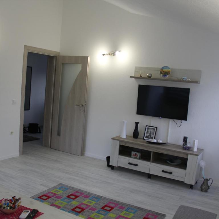 Holiday Home Flora - Two-Bedroom House - 20