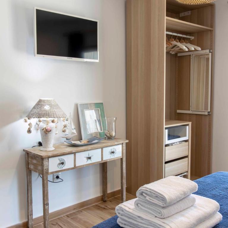 Hostal Boutique Olvido 22 Adults Only - Habitación Doble Deluxe con balcón y vistas al mar - 5