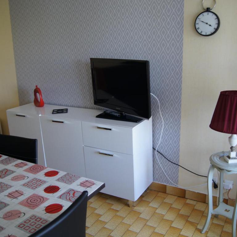 Lara 1 - Grand T2 Loggia Sans vis-à-vis Parking - Près centre-port, île des Loisirs, plage Richelieu - Appartement 1 Chambre - 19