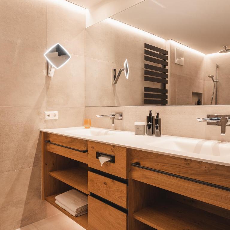 Hotel Fisserhof - Suite Junior - Vue sur Jardin - 3