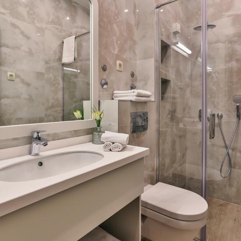 Avanti Hotel & Spa - Deluks Soba sa Balkonom - 4