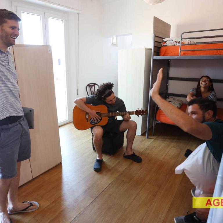Jammin' Hostel & Bar Rimini - Posto Letto in Dormitorio Misto con 6 Letti - 2