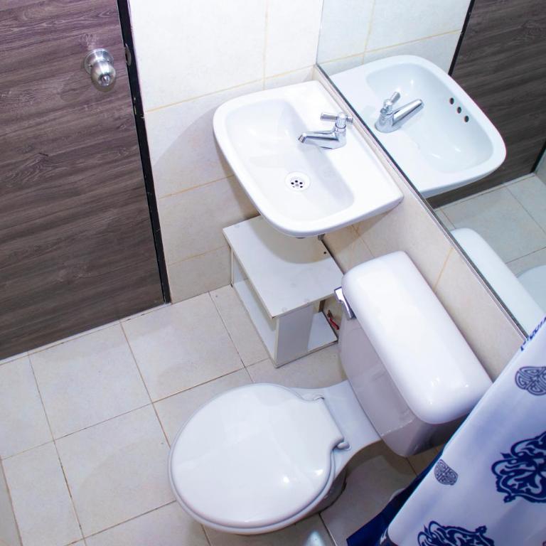 SUITES FullHouse - Habitación Doble Pequeña - 17