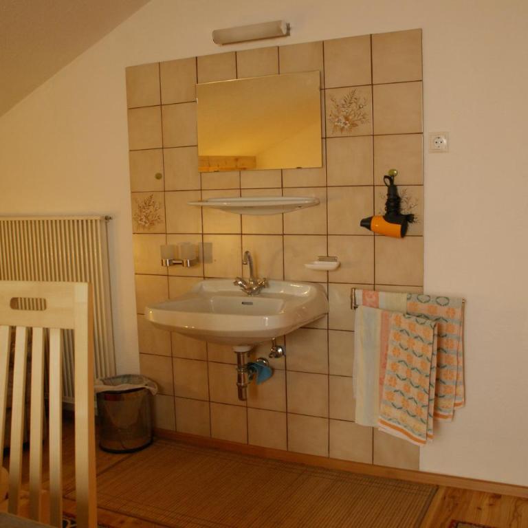 Haus Venetblick - Doppelzimmer mit Balkon - 7