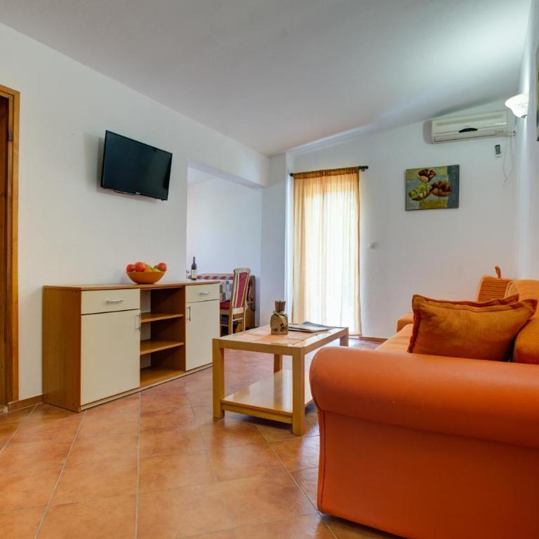 Apartments Radojević - One-Bedroom Apartment - 2