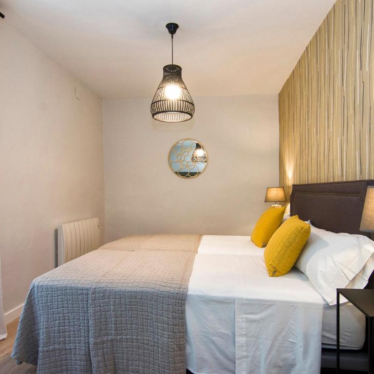 Apartamentos Los Lobos - Two-Bedroom Apartment with Balcony - 13