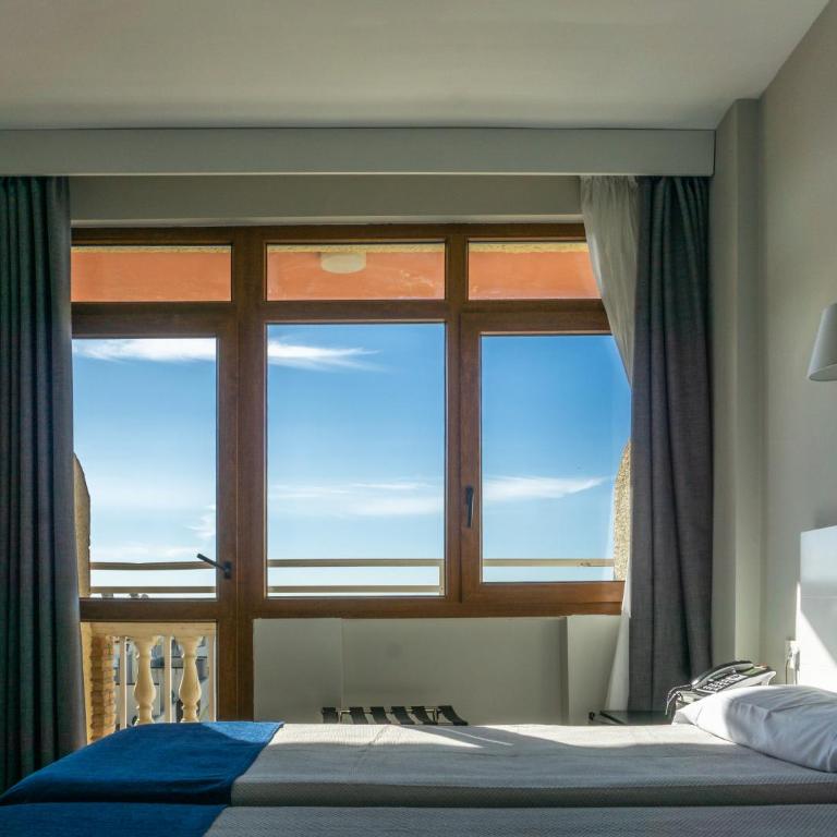 Hotel Los Jazmines - Habitación Doble con vistas al mar - 2 camas - 2