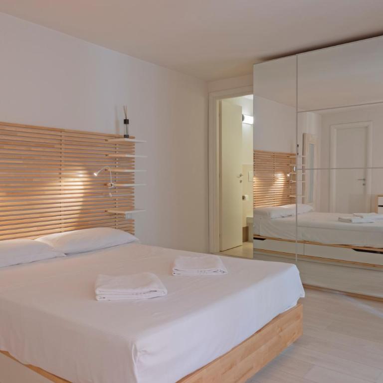 GuestHost - Porta Nuova Apt X6 with Balcony - Two-Bedroom Apartment - 5