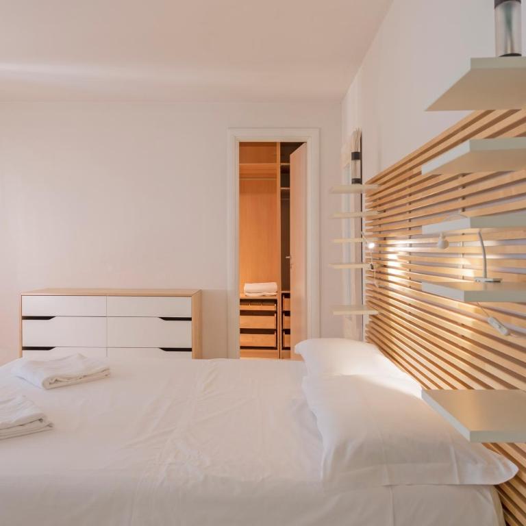 GuestHost - Porta Nuova Apt X6 with Balcony - Two-Bedroom Apartment - 4