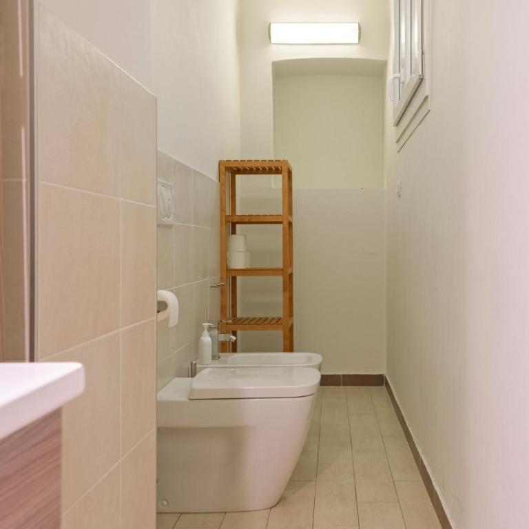 GuestHost - Porta Nuova Apt X6 with Balcony - Two-Bedroom Apartment - 18