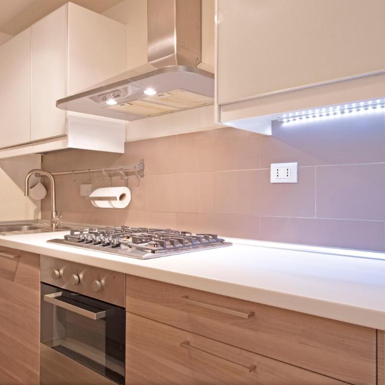 GuestHost - Porta Nuova Apt X6 with Balcony - Two-Bedroom Apartment - 14