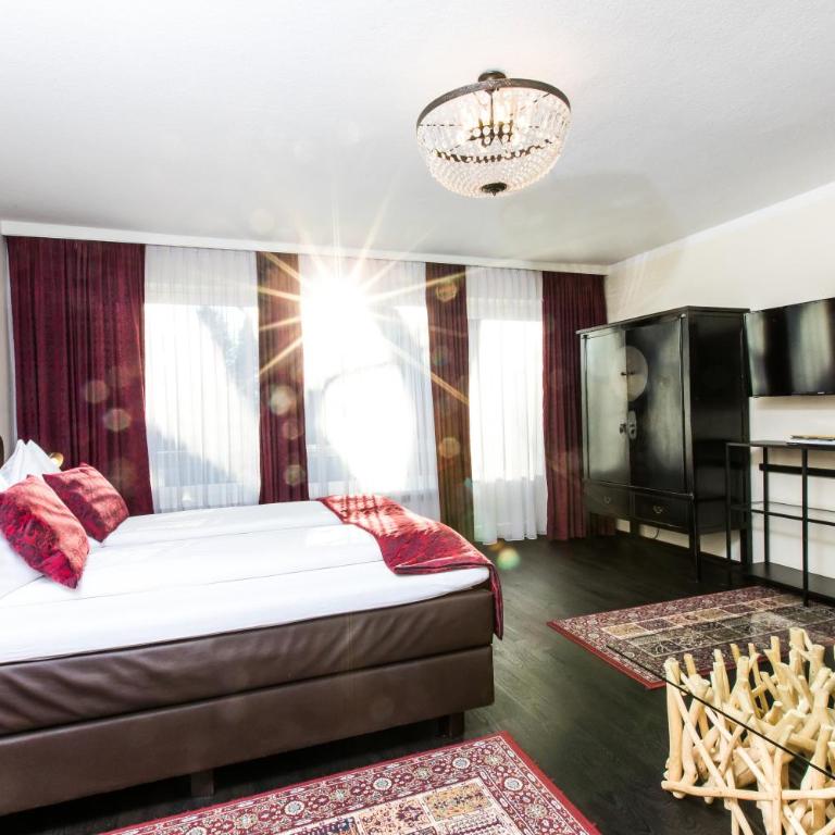 Landidyll-Hotel Nudelbacher - Junior Suite - 4