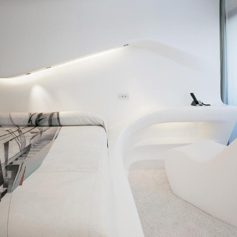 Hotel Puerta America - Space Club de Zaha Hadid - 2