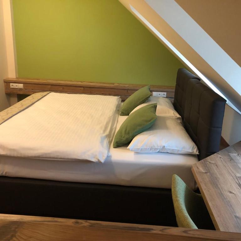 Hotel Braun - Standard Double Room / 1 - 4