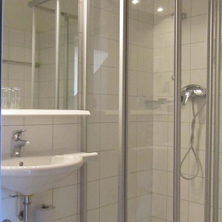 Hotel Schöne Aussicht - Familienzimmer mit separatem Schlafzimmer - 1