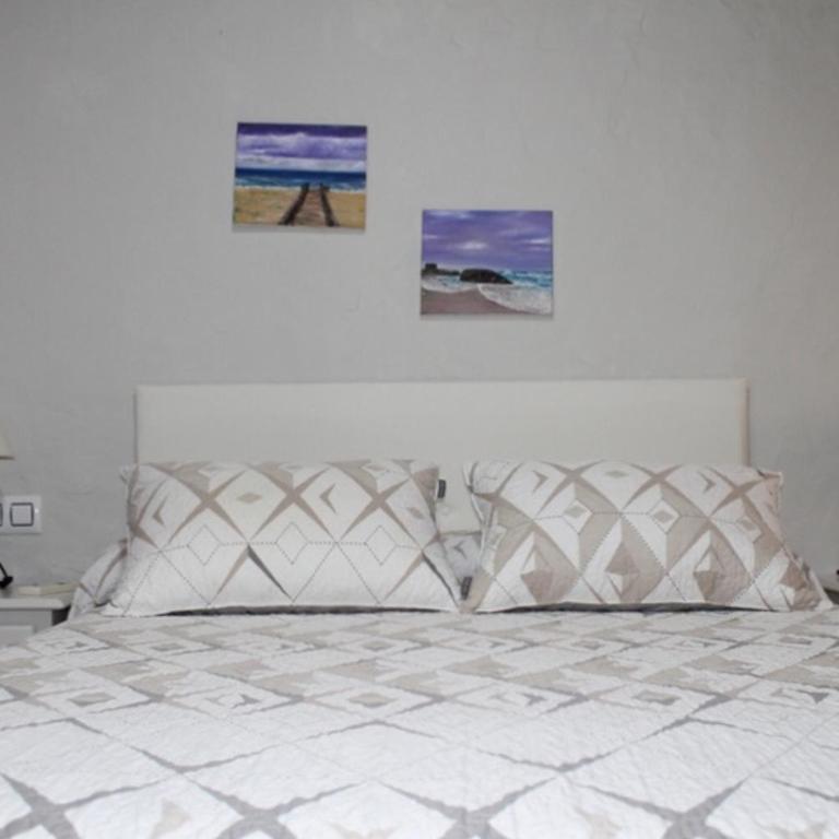 Hostal El Espinel - Habitación con cama grande - 10