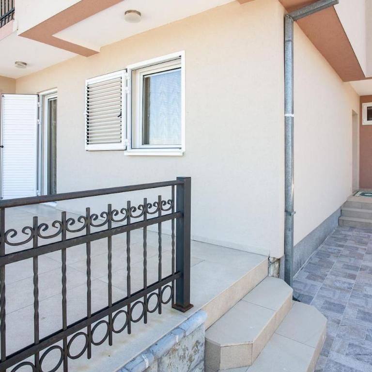 Luxury House Petrovic - Vranjina Skadar Lake - Three-Bedroom Villa - 19