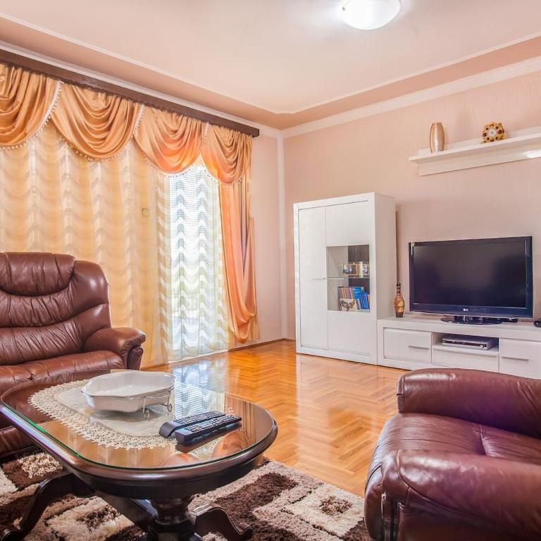 Luxury House Petrovic - Vranjina Skadar Lake - Three-Bedroom Villa - 7