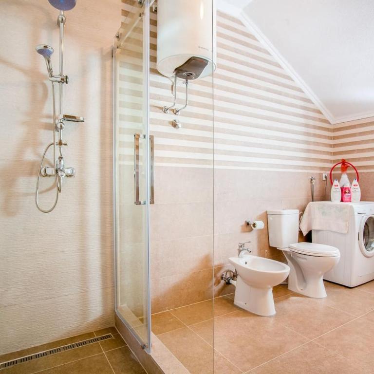 Luxury House Petrovic - Vranjina Skadar Lake - Three-Bedroom Villa - 15