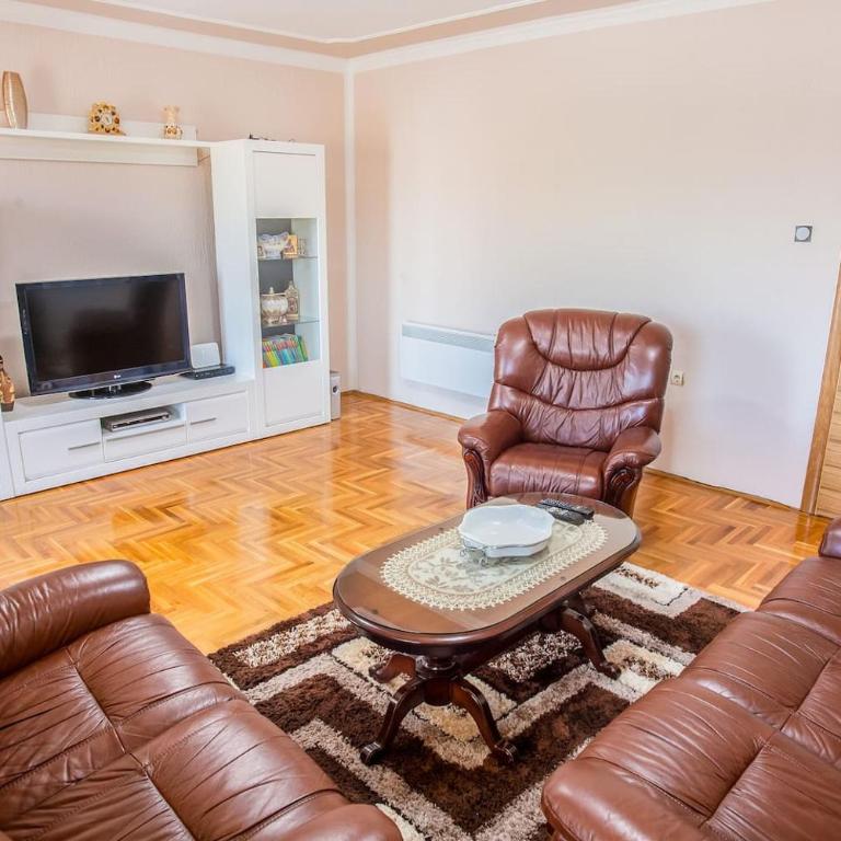 Luxury House Petrovic - Vranjina Skadar Lake - Three-Bedroom Villa - 5