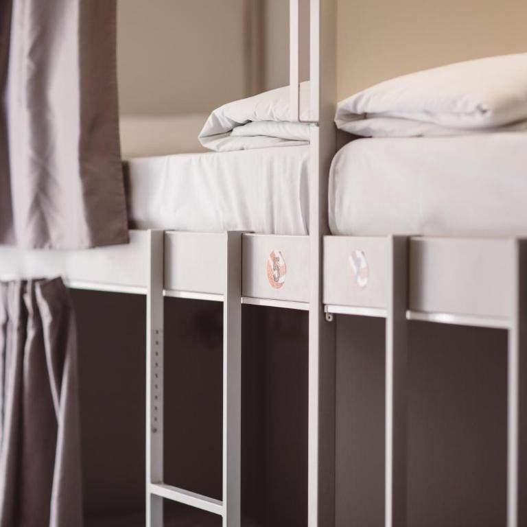 St Christopher's Inn Barcelona - Bed in 8-Bed Dormitory Room - 5