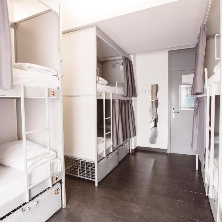 St Christopher's Inn Barcelona - Bed in 12-Bed Dormitory Room - 5