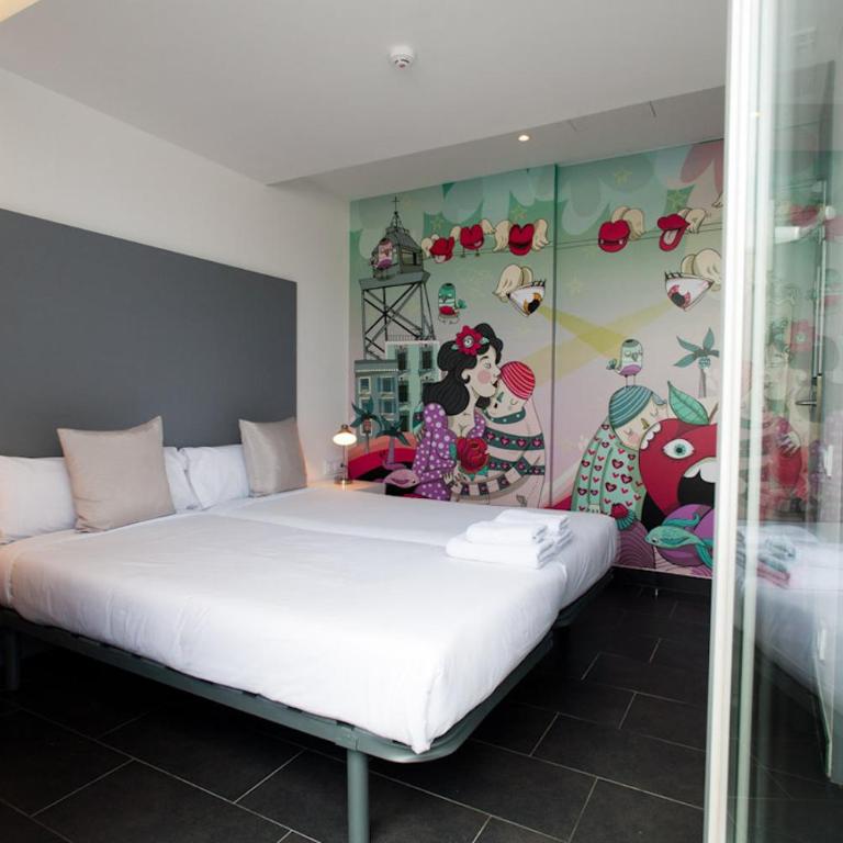 St Christopher's Inn Barcelona - Twin Room with Terrace - 1