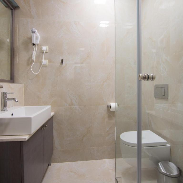 Omia - Deluks Dvokrevetna Soba sa Bračnim Krevetom - 5