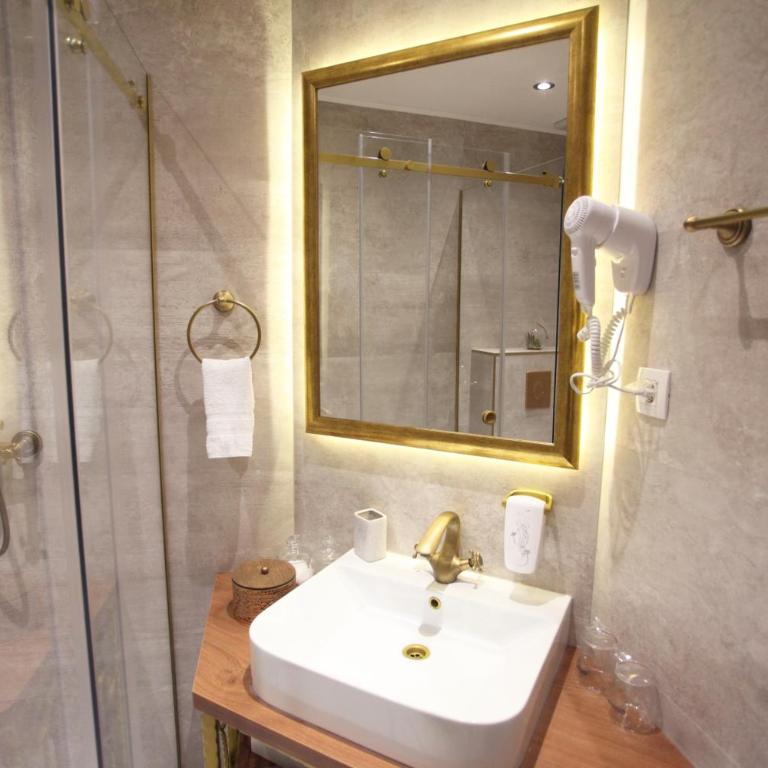 Provence rooms - Dvokrevetna Soba sa Bračnim Krevetom - 5