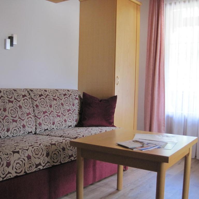 Haus am Dorfplatz - Apartment mit 1 Schlafzimmer und Balkon - 1