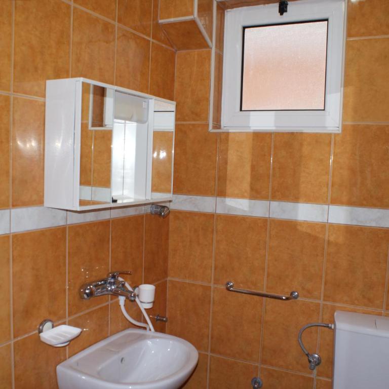 Apartments Dalila - Dvokrevetna Soba sa Bračnim Krevetom i Sopstvenim Kupatilom - 10