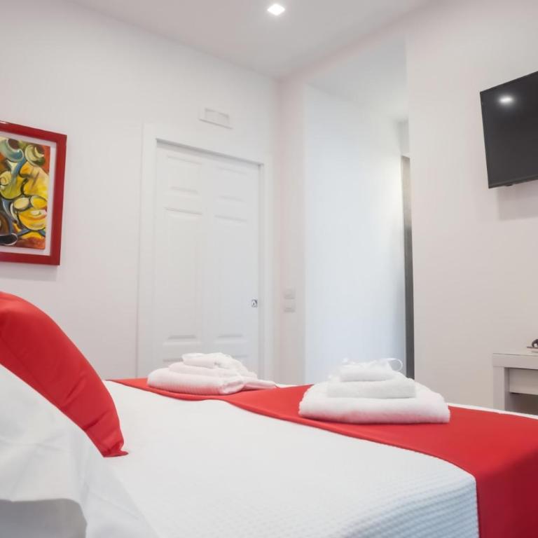 Kerbaker 14 - Double or Twin Room with Private Bathroom - 13
