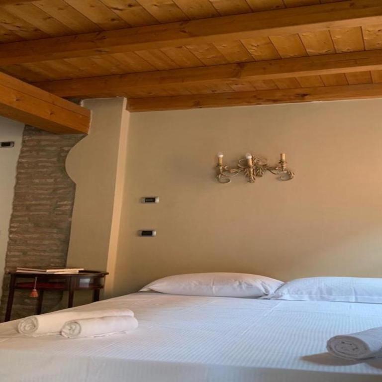 whouse suite GOLD TOWERS - One-Bedroom Apartment - 9